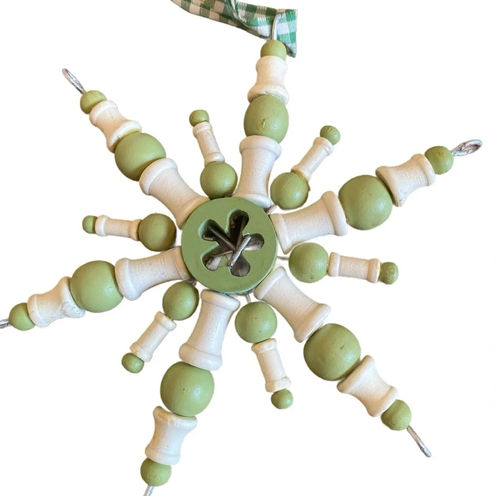 Christmas Ornaments Wooden Spindal Snowflake‎ & Bulb Cabin Rustic Wood Beads